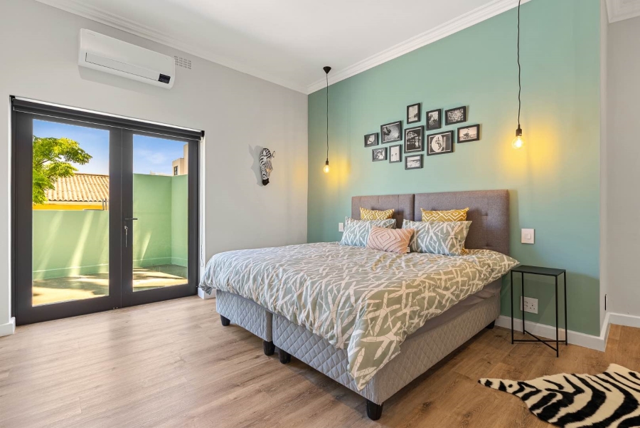 To Let 4 Bedroom Property for Rent in Sea Point Western Cape